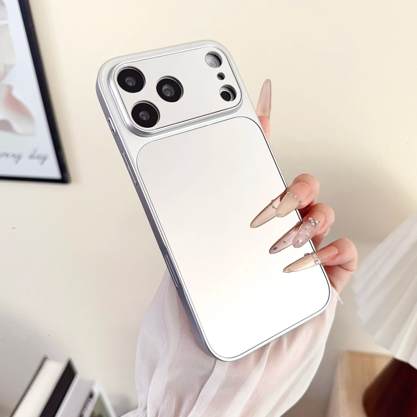 Luxury Magnetic Wireless Charging Mirror Case For iPhone Full Makeup Mirror Lens Protection Girl's Gift
