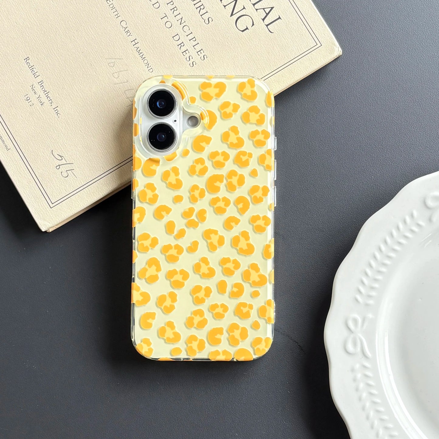 Simple Fashion Yellow Leopard Print Color Block Pattern Glossy Protective Phone Case