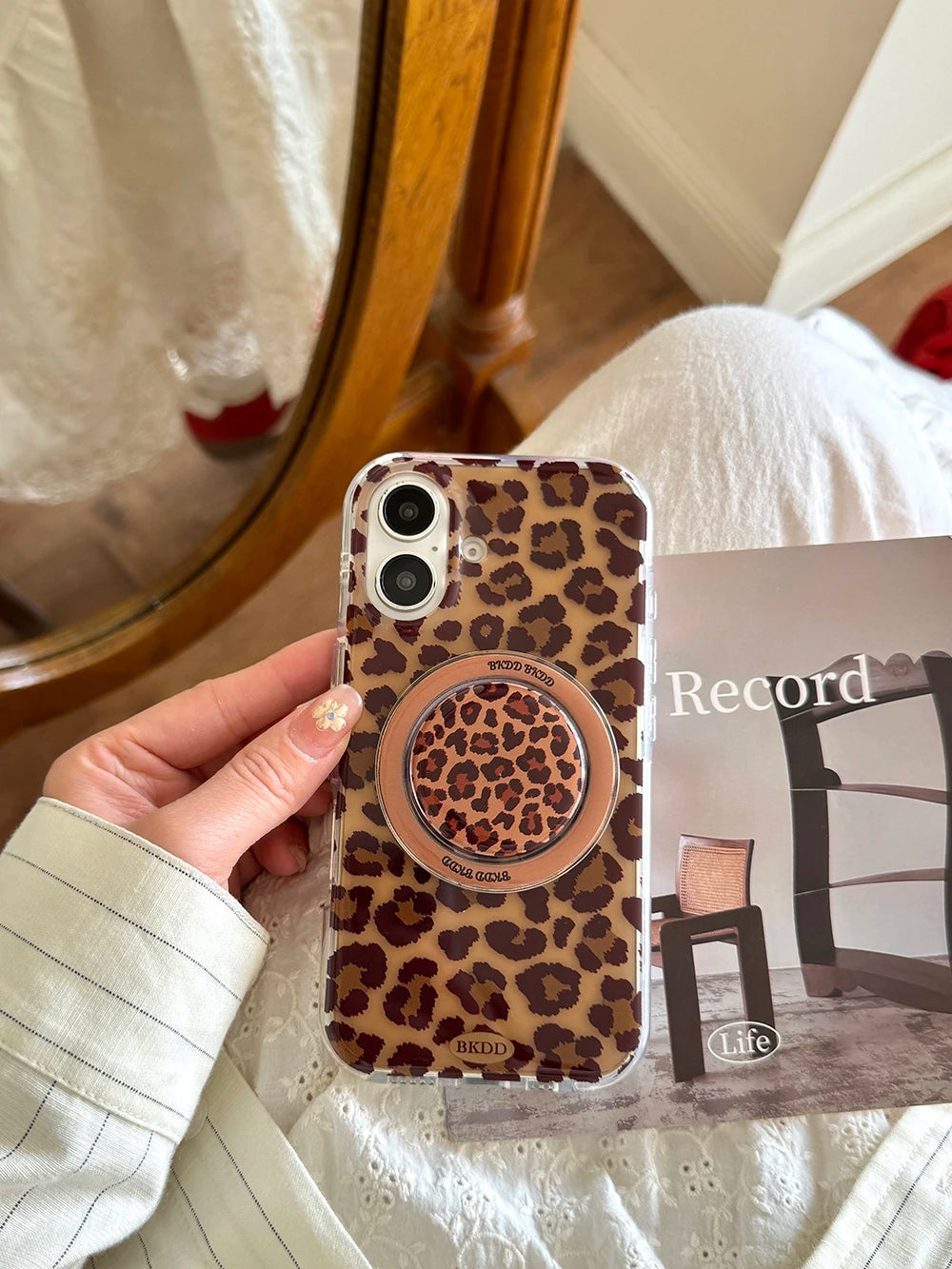 Luxury Leopard Magsafe Grip Tok Phone Case